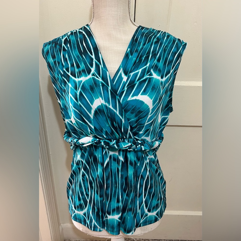 Cato v-neck tunic, size large